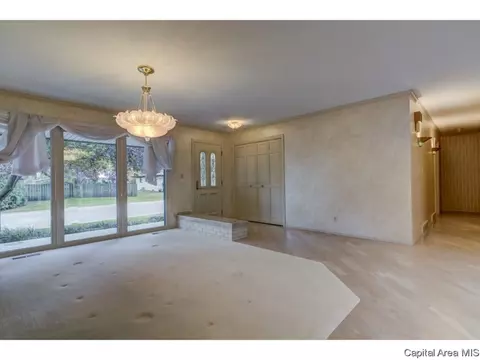 7 Pinehurst Dr, Springfield, IL 62704 photo 8