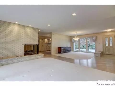 7 Pinehurst Dr, Springfield, IL 62704 photo 10
