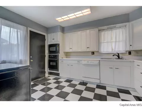 21 Adloff Ln, Springfield, IL 62703 photo 11