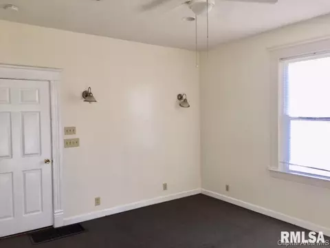 814 N 11th St, Springfield, IL 62702 photo 6