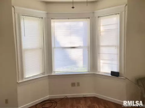 814 N 11th St, Springfield, IL 62702 photo 4