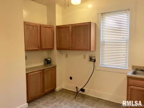 814 N 11th St, Springfield, IL 62702 photo 8