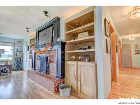 35369 E Frontage Rd, Virden, IL 62690 photo 6