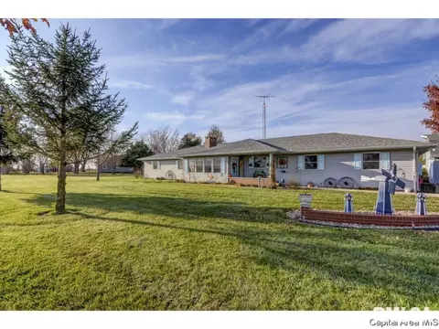 35369 E Frontage Rd, Virden, IL 62690 photo 1
