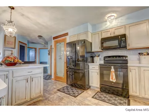 35369 E Frontage Rd, Virden, IL 62690 photo 9
