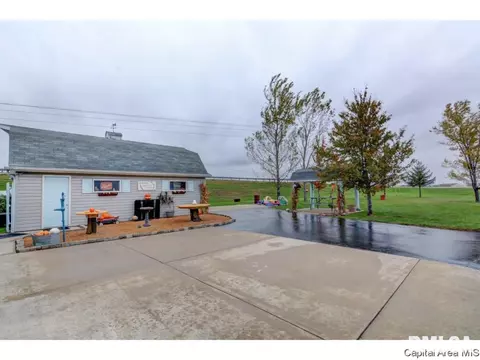 35369 E Frontage Rd, Virden, IL 62690 photo 29