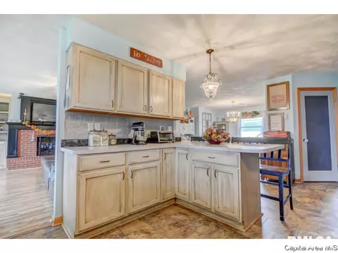 35369 E Frontage Rd, Virden, IL 62690 photo 11
