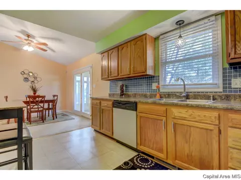 3331 Rawlings Dr, Springfield, IL 62704 photo 8
