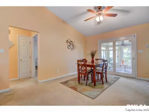 3331 Rawlings Dr, Springfield, IL 62704 photo 5