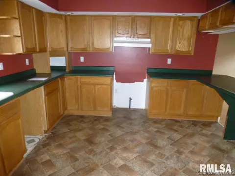 2621 S Spring Street St, Springfield, IL 62704 photo 5