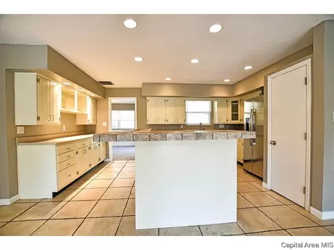 13 Blackberry Run, Springfield, IL 62704 photo 10