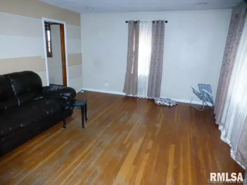 2449 S 8th St, Springfield, IL 62703 photo 3