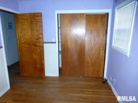2449 S 8th St, Springfield, IL 62703 photo 8