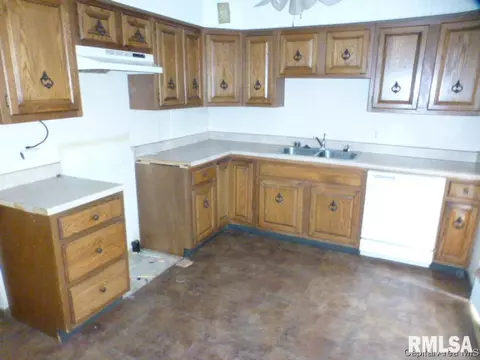 2449 S 8th St, Springfield, IL 62703 photo 4