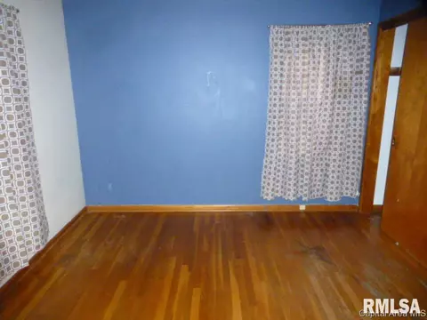 2449 S 8th St, Springfield, IL 62703 photo 5