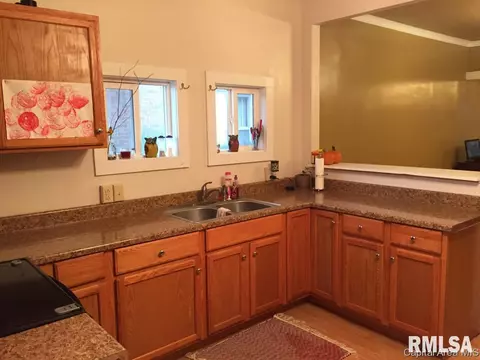 1616 S 2nd St, Springfield, IL 62704 photo 5