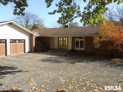 2216 Chatham Rd, Springfield, IL 62704 photo 1