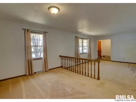 36 Round Table, Springfield, IL 62704 photo 12