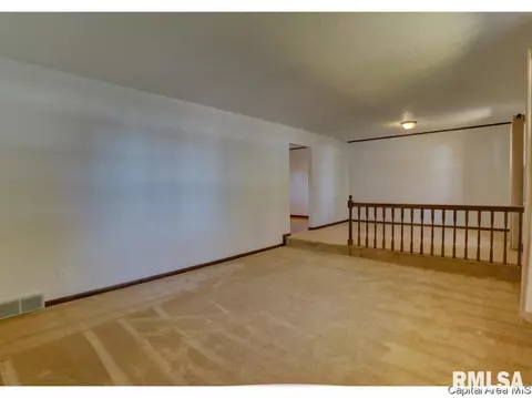 36 Round Table, Springfield, IL 62704 photo 11