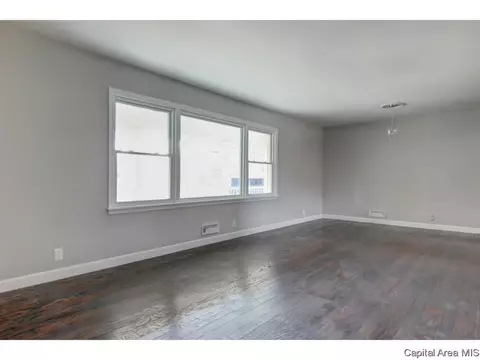 2205 Arrowhead Dr, Springfield, IL 62702 photo 5