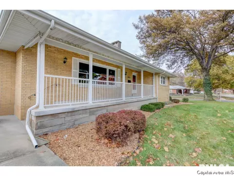 2205 Arrowhead Dr, Springfield, IL 62702 photo 4