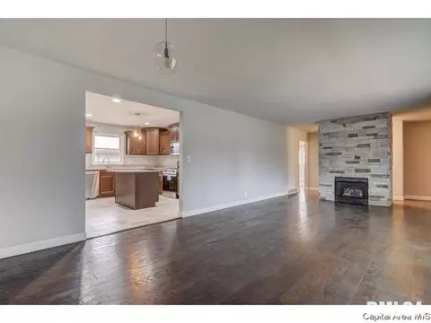 2205 Arrowhead Dr, Springfield, IL 62702 photo 8