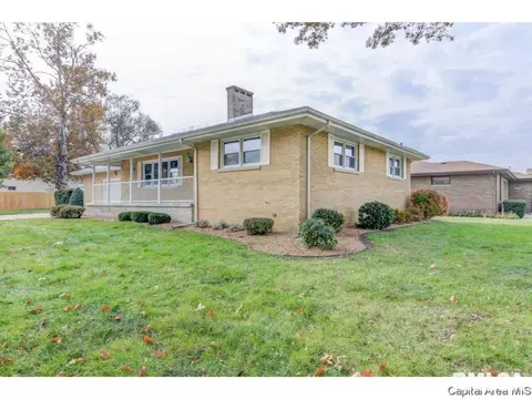 2205 Arrowhead Dr, Springfield, IL 62702 photo 3