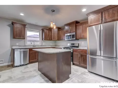 2205 Arrowhead Dr, Springfield, IL 62702 photo 10