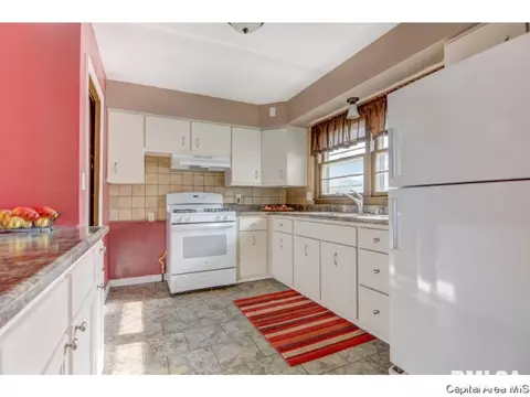 36 Midland Ct, Springfield, IL 62702 photo 2