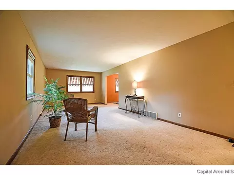 73 Bellerive Rd, Springfield, IL 62704 photo 4