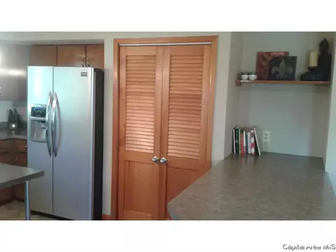 2117 Blackhawk Rd, Springfield, IL 62702 photo 5