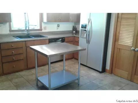 2117 Blackhawk Rd, Springfield, IL 62702 photo 6