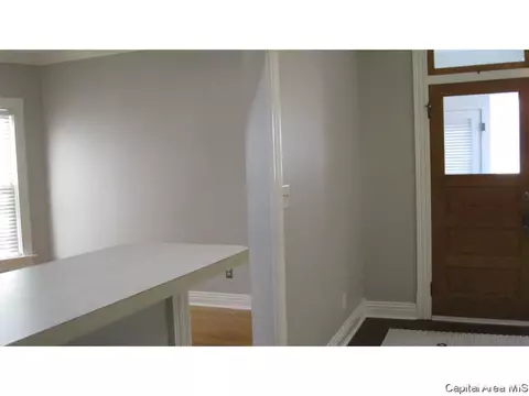855 S Park Ave, Springfield, IL 62704 photo 9
