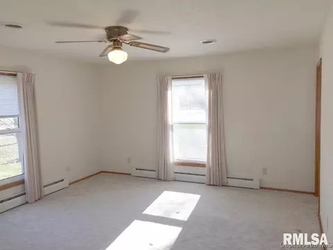 418 E Walnut St, Dawson, IL 62520 photo 27