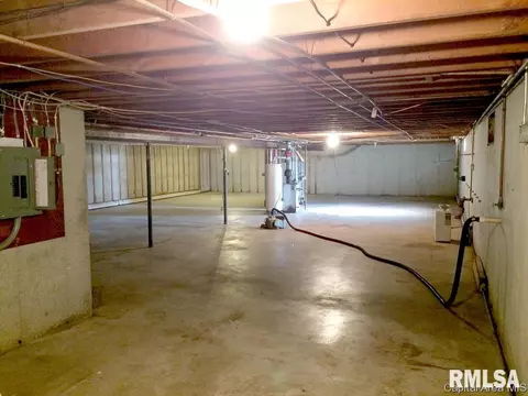 418 E Walnut St, Dawson, IL 62520 photo 30
