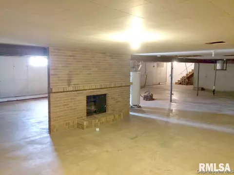 418 E Walnut St, Dawson, IL 62520 photo 31