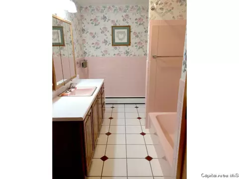 418 E Walnut St, Dawson, IL 62520 photo 21