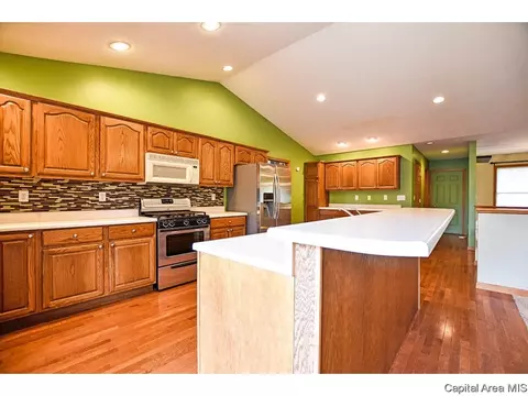 3116 Red Oak Ln, Springfield, IL 62712 photo 8