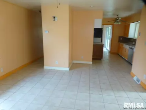 42 Horseshoe Dr, Springfield, IL 62702 photo 7