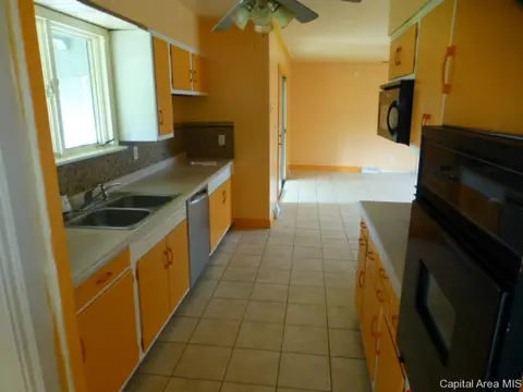 42 Horseshoe Dr, Springfield, IL 62702 photo 4