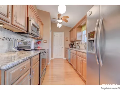 2519 Austin Dr, Springfield, IL 62704 photo 16