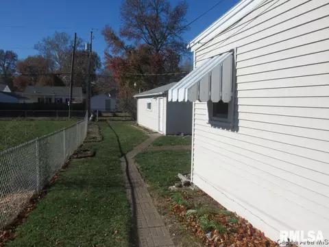 2323 S 1st St, Springfield, IL 62704 photo 4