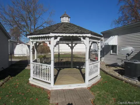 2323 S 1st St, Springfield, IL 62704 photo 3