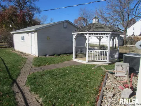 2323 S 1st St, Springfield, IL 62704 photo 5