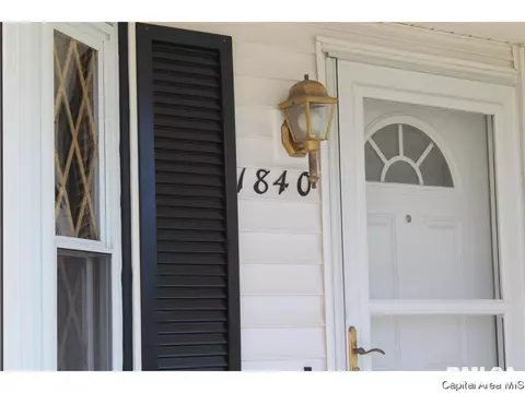 1840 Albert, Springfield, IL 62702 photo 2