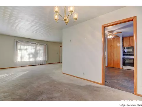 26 W Bel Aire Dr, Springfield, IL 62703 photo 7