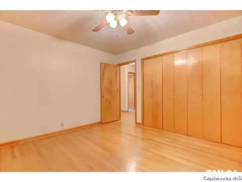26 W Bel Aire Dr, Springfield, IL 62703 photo 5