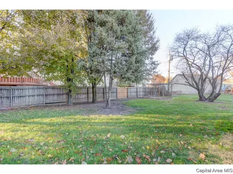 26 W Bel Aire Dr, Springfield, IL 62703 photo 6