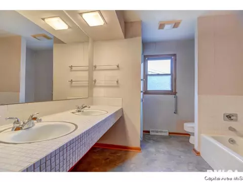 26 W Bel Aire Dr, Springfield, IL 62703 photo 27