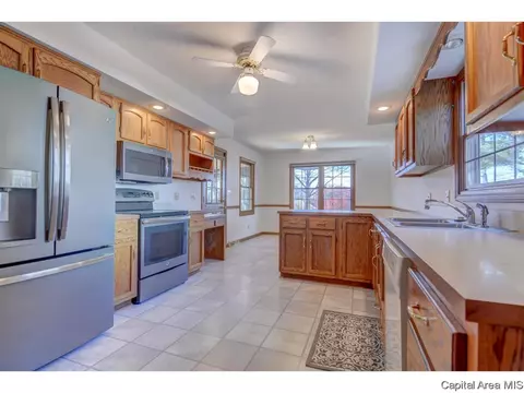 1809 Windycrest Dr, Springfield, IL 62704 photo 5